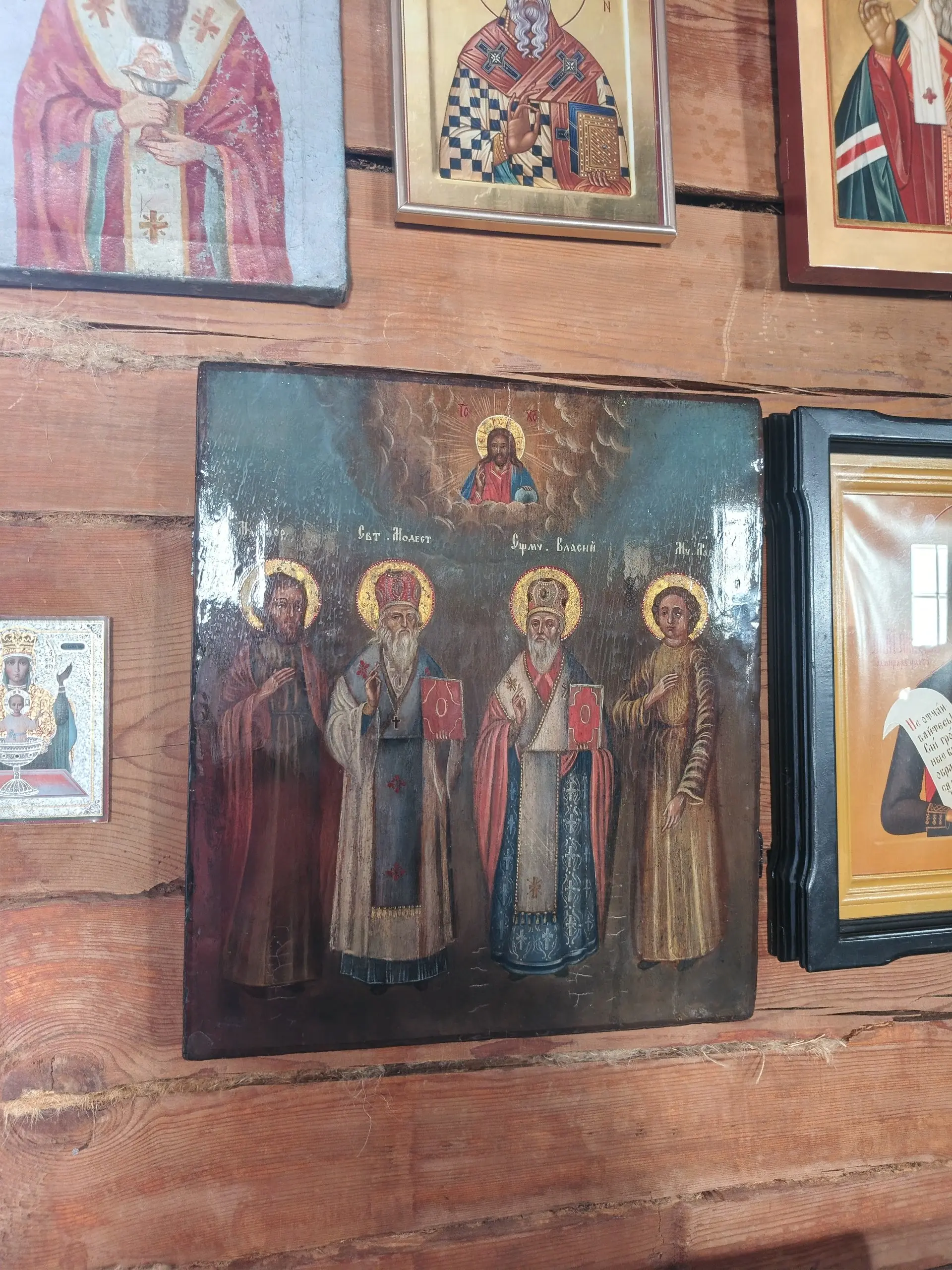 Очень светлая церковь.
Это вторая церковь, которая вызвала у меня такие эмоции 🕊️ | Сетка — социальная сеть от hh.ru