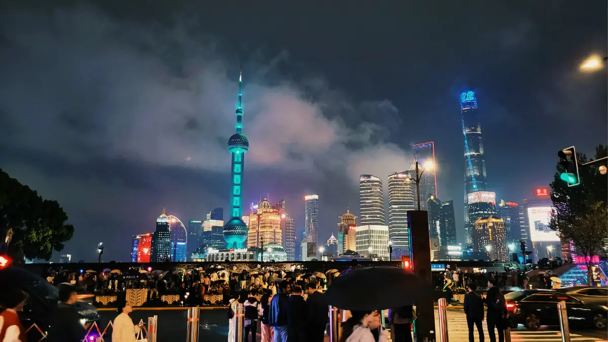 Движение на свет. Иллюзия счастья в большом городе. | Сетка — социальная сеть от hh.ru