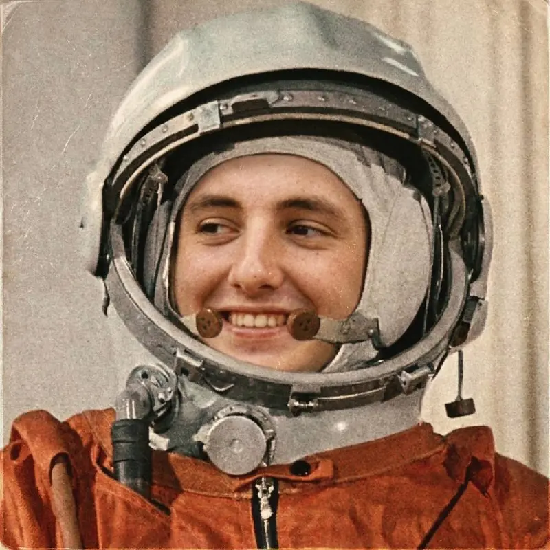 Поздравляю всех с Днём космонавтики!
Сегодня идеальный день чтобы объявить о смене концепции канала: теперь я буду делиться инсайтами в сфере мобильности | Сетка — социальная сеть от hh.ru