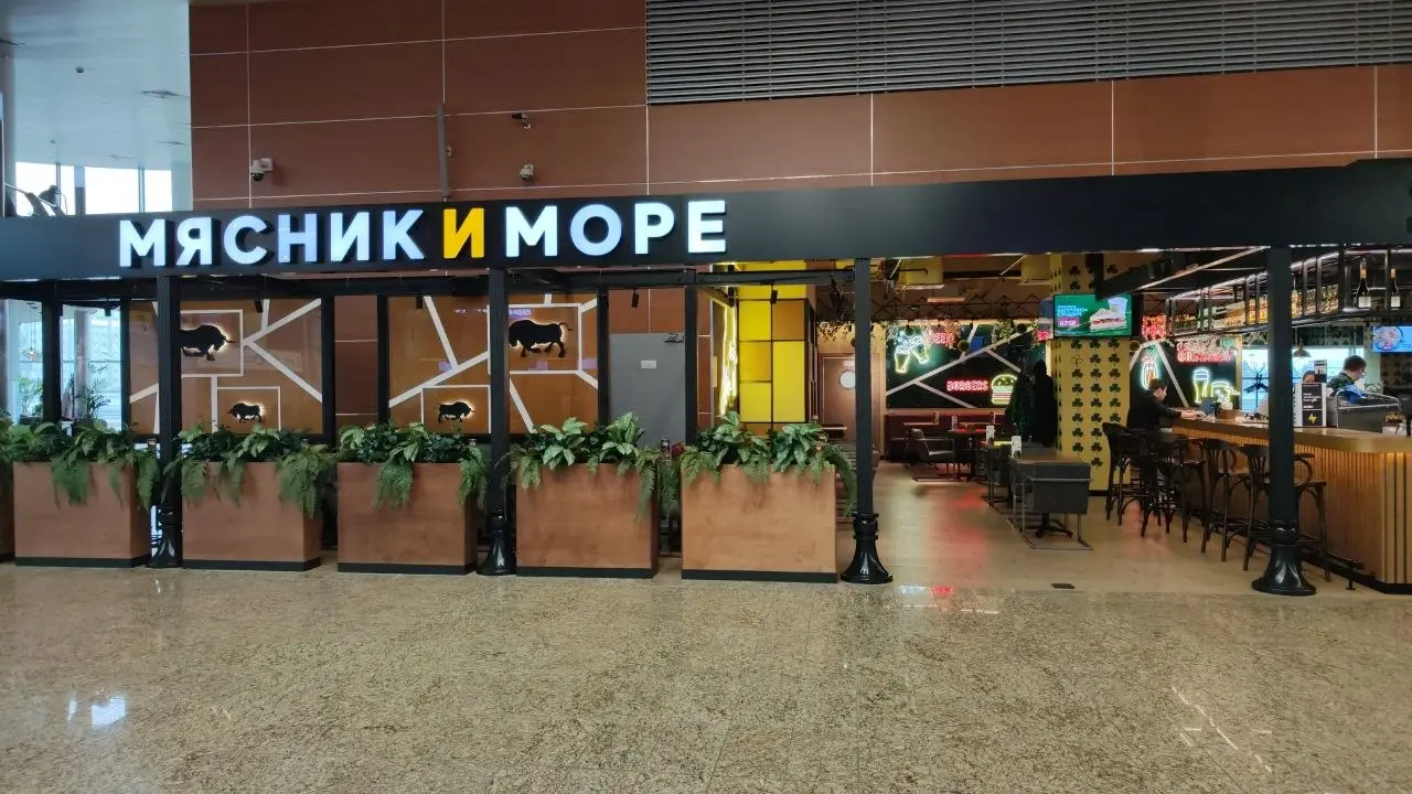 Маркетологи и предприниматели Москвы, моё почтение 🎩
Давно не видел настолько креативных названий магазинов | Сетка — социальная сеть от hh.ru