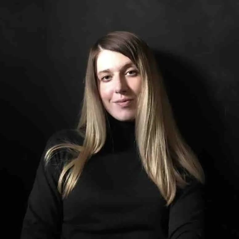 Анна Махиня