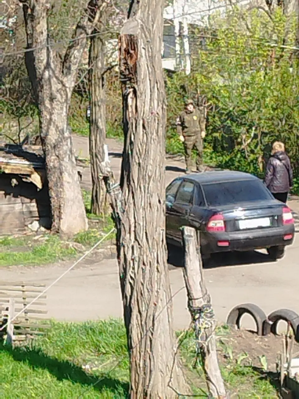 Донецк, 13 апреля 9-30.
Пешие из военной полиции на ДК 21 (мкрн Боссе) гнались за мужчиной не на служебной машине, но по форме. Номер машины не запомнила, но регион не наш, белые номера | Сетка — социальная сеть от hh.ru