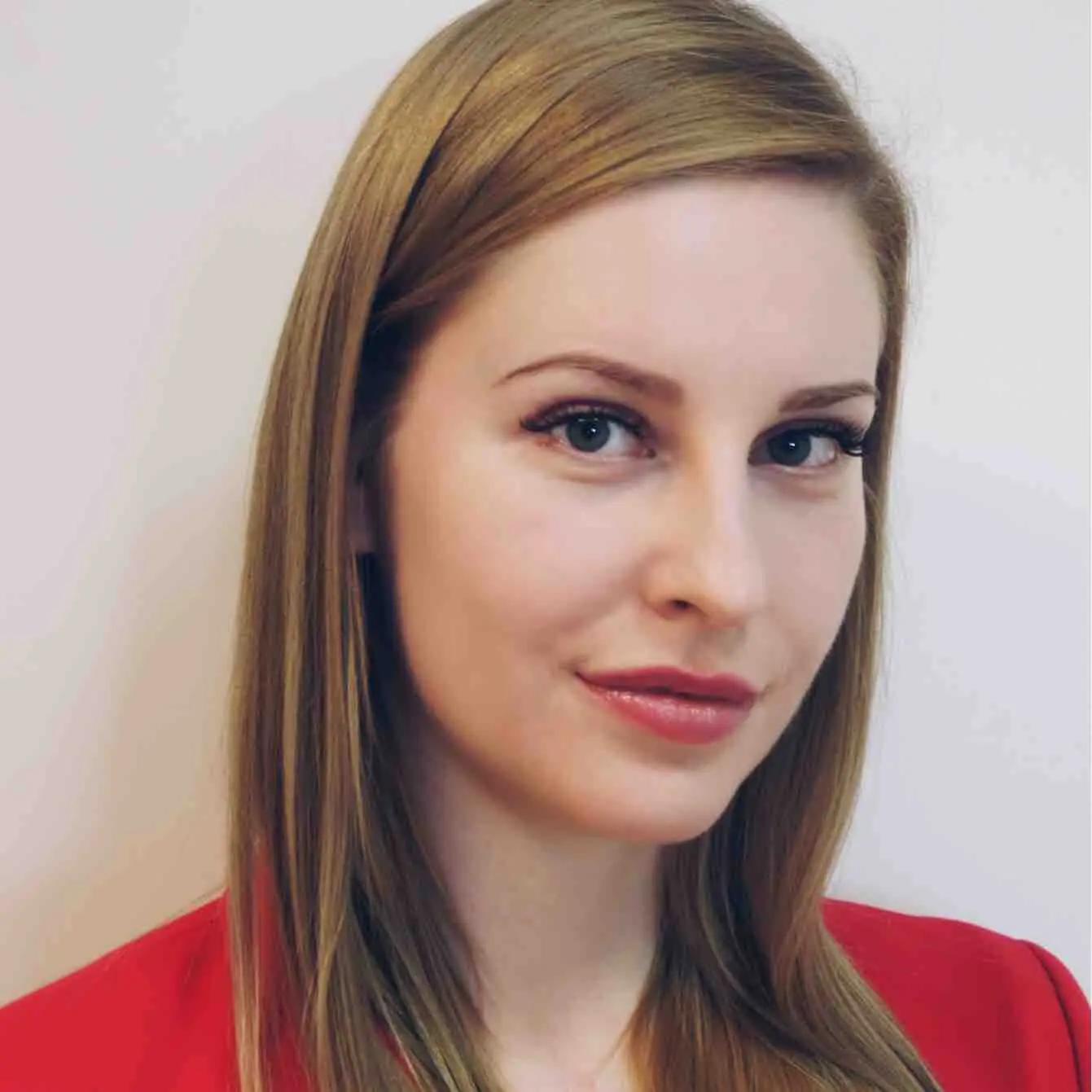 Алена Шувалова | Сетка — социальная сеть от hh.ru