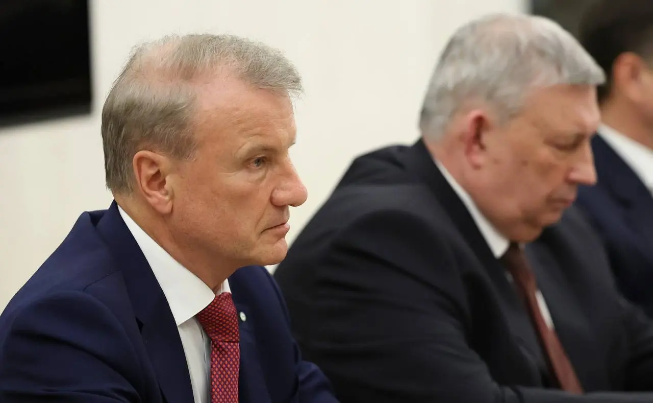 Главное с совещания у Президента по развитию ИИ: курс на масштабное внедрение и суверенитет
Президент провёл в Кремле совещание по вопросам развития технологий искусственного интеллекта | Сетка — социальная сеть от hh.ru