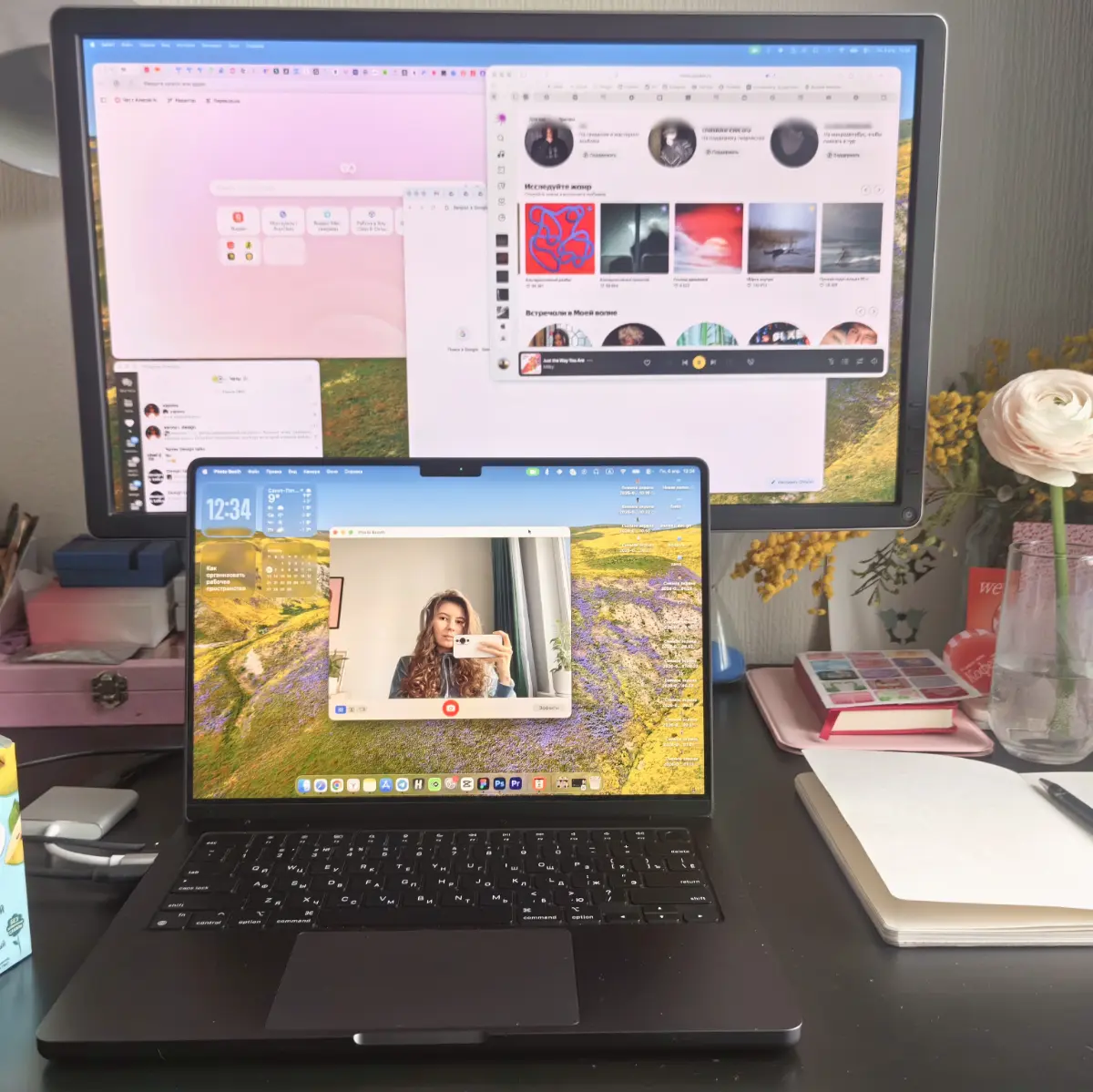 #лайф #мысли
⇠ ⇡ creator & workspace ⇣ ⇢
апдейт дня номер 7
по двум экранам
⋆ теперь на маленьком проект, на большом три браузера, тысяча вкладок, тг, окно с видосом на фон – весь мой сдвг мир как на ... | Сетка — социальная сеть от hh.ru
