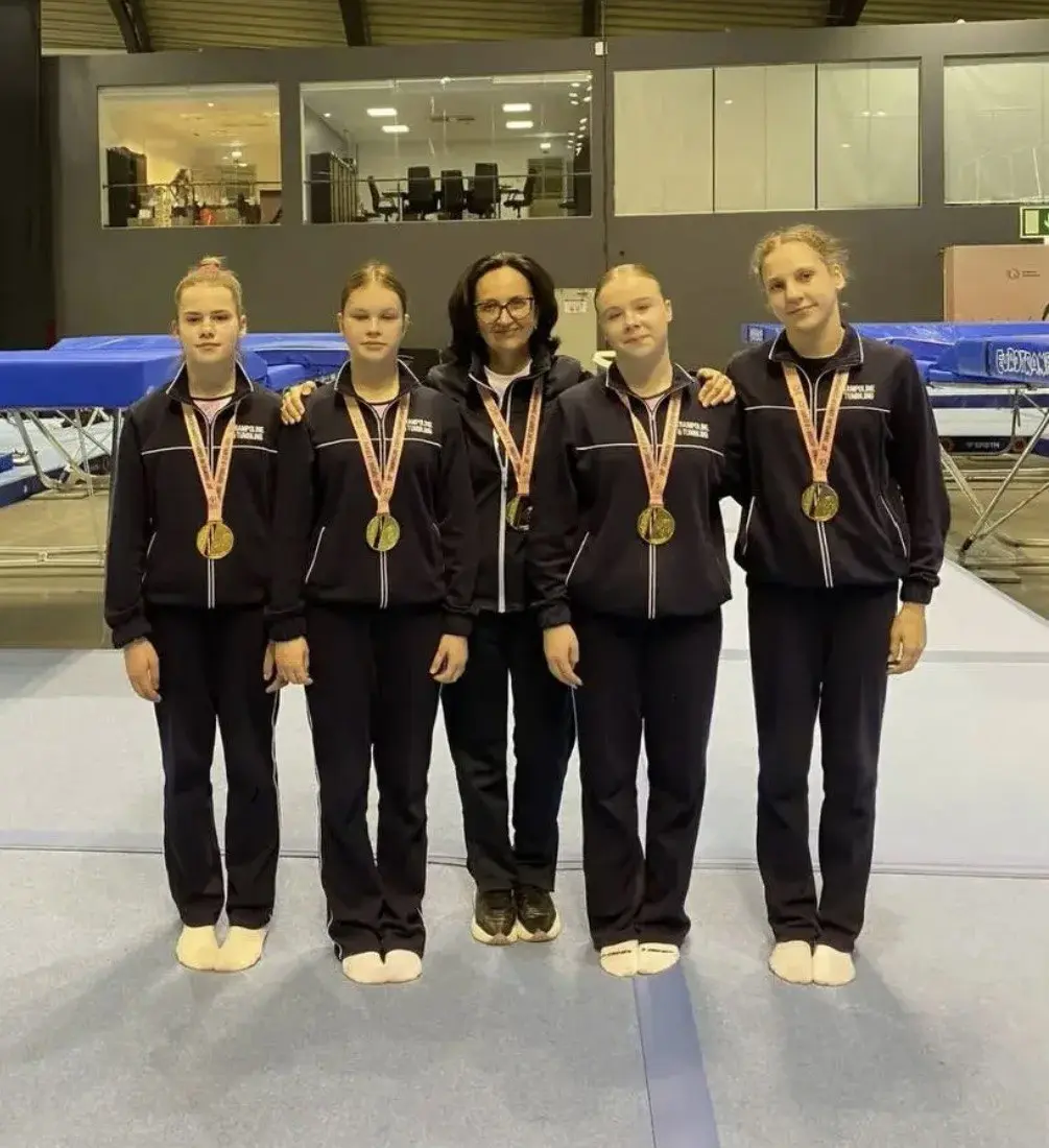 🥇 Ставропольские батутисты вернулись с Чемпионата Европы с семью золотыми медалями
Восемь спортсменов из школы Василия Скакуна поехали на соревнования по прыжкам на батуте в португальский город Портим... | Сетка — социальная сеть от hh.ru
