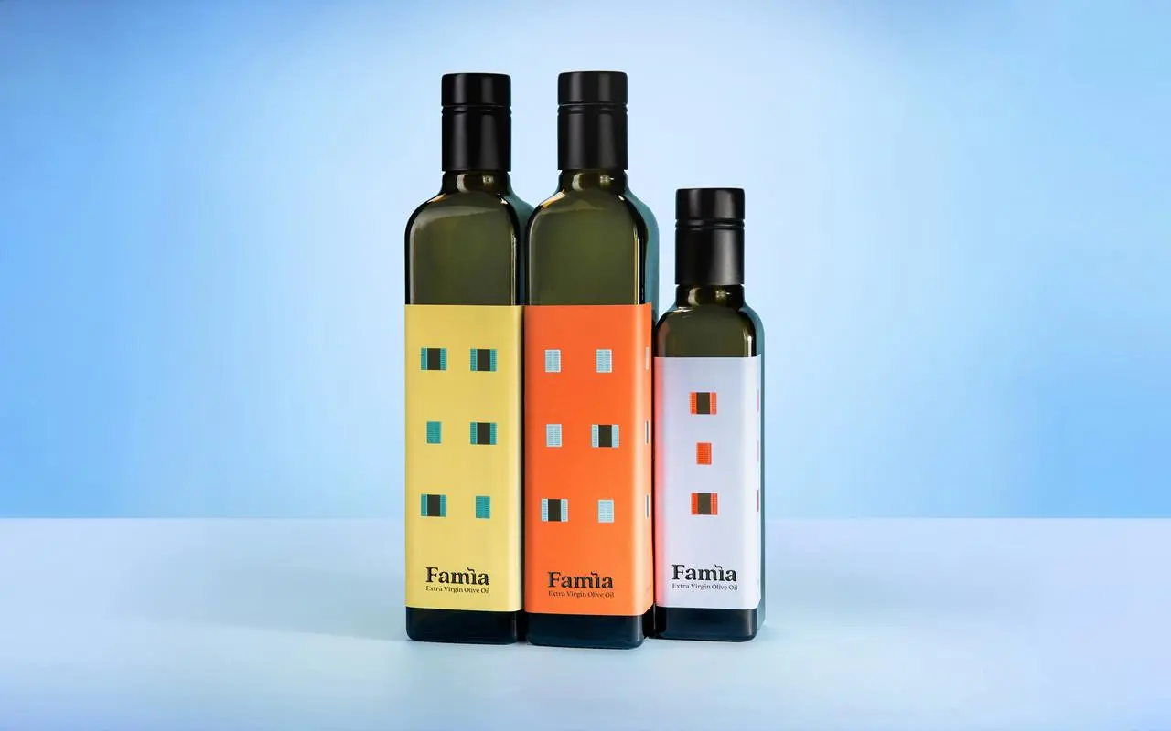 Famìa, разработанная Studio Tumpić/Prenc, переводит идентичность города Ровиня в понятную систему упаковки
#дизайнобл
😊 Кртбл —познавательно о брендинге
➡️ Кртбл в Максе
В этом посте были ссылки, но м... | Сетка — социальная сеть от hh.ru
