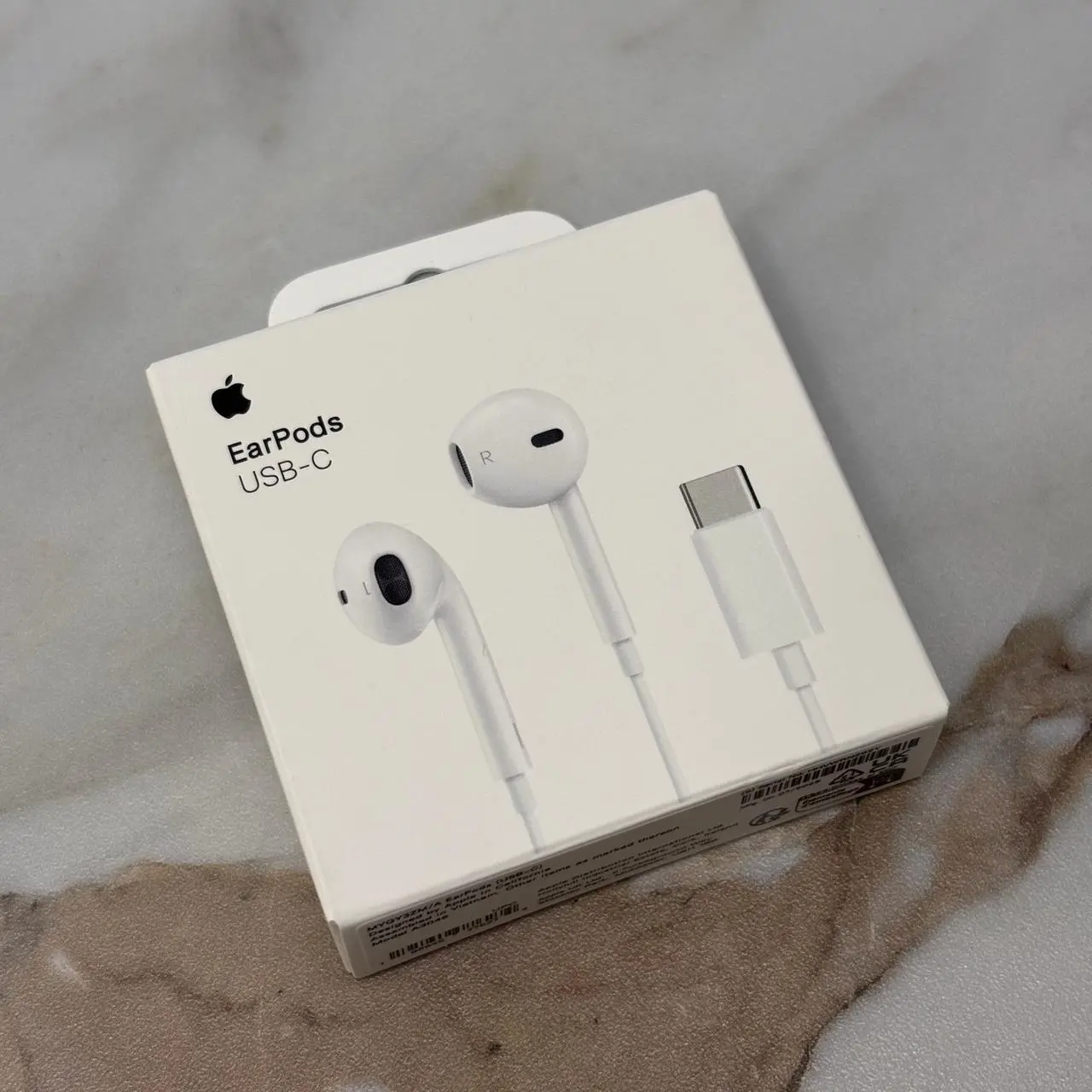 Заметили, как Apple меняет правила игры? Теперь и у нас есть новые Apple EarPods с USB-C! 🙉
Эти наушники — просто огонь! Отличный звук, удобный пульт с регулировкой громкости и микрофоном, да и сидят ... | Сетка — социальная сеть от hh.ru