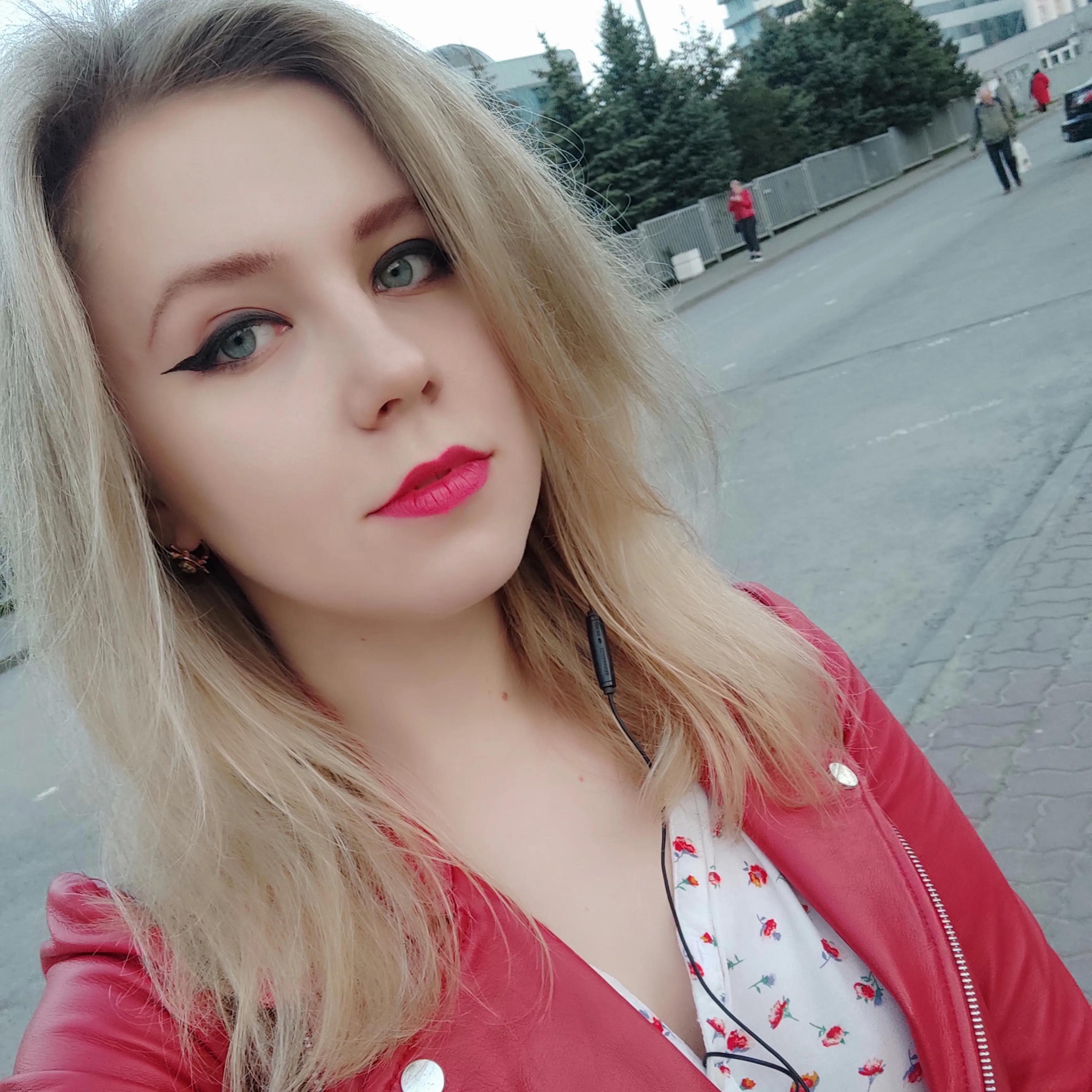 София Константинова | Сетка — социальная сеть от hh.ru