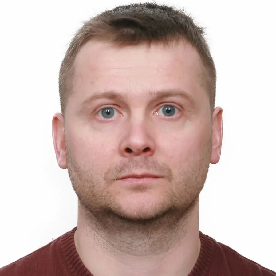 Евгений Серов