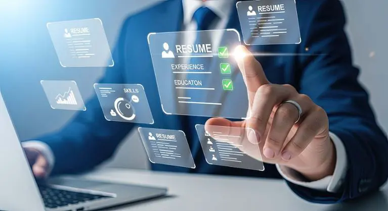 Что потребуется специалистам по кибербезопасности в 2026 году:
С ростом спроса на экспертизу в области кибербезопасности менеджеры по найму уточняют свои критерии для потенциальных кандидатов в 2026 г... | Сетка — социальная сеть от hh.ru