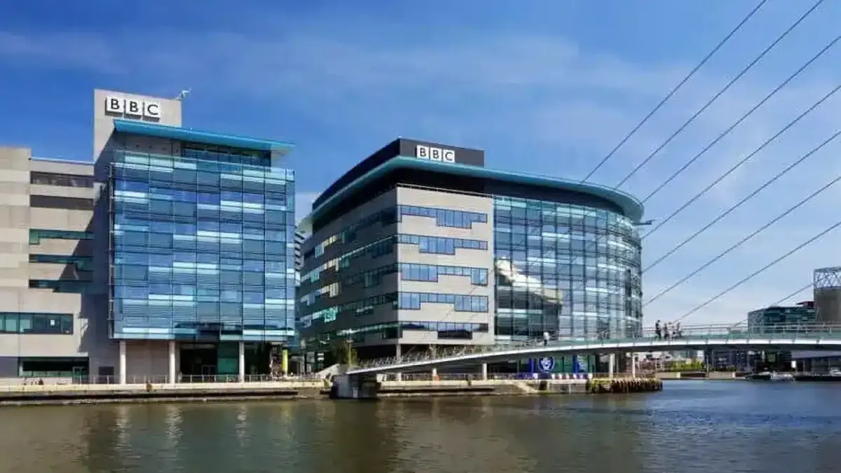 BBC сталкивается с значительными сокращениями рабочих мест на фоне инициативы по экономии средств:
Согласно сообщениям, BBC сталкивается с трудной ситуацией, стремясь достичь цели по экономии в 10%, ч... | Сетка — социальная сеть от hh.ru