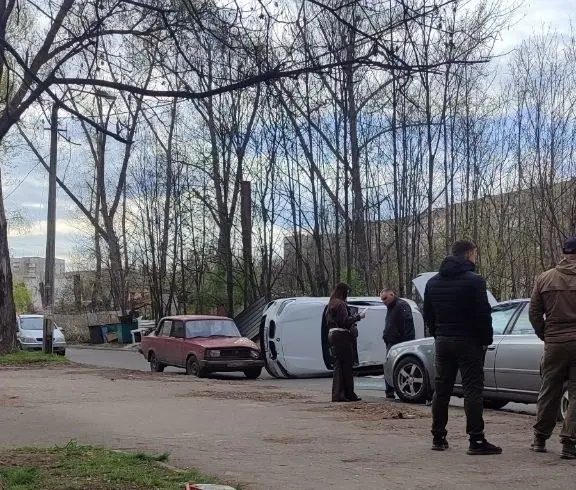 Ещё фото с места ДТП по Петровского | Сетка — социальная сеть от hh.ru