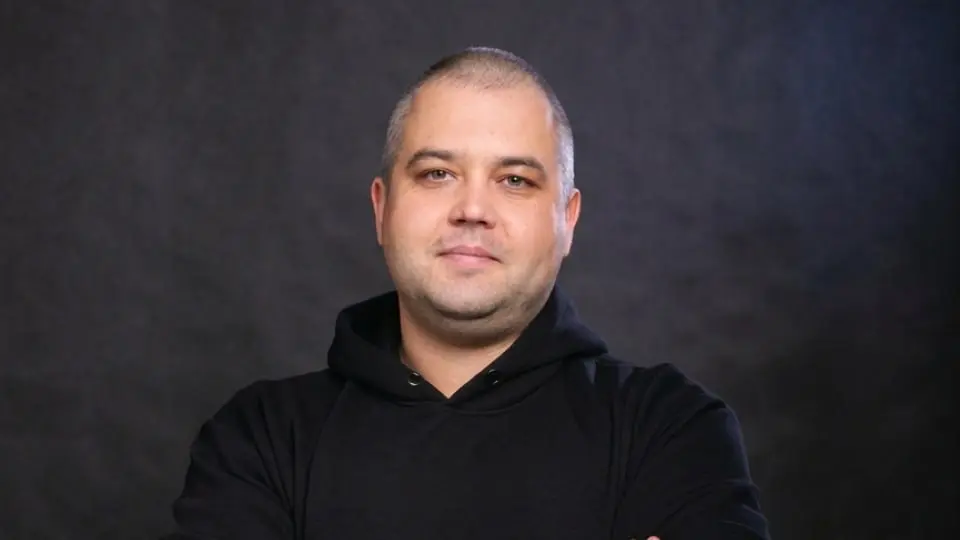 «Билайн adtech» ввел новую должность директора по информационным технологиям (CIO). В конце марта на нее назначили Антона Рыженко, который ранее работал Chief Product Officer в МТ | Сетка — социальная сеть от hh.ru