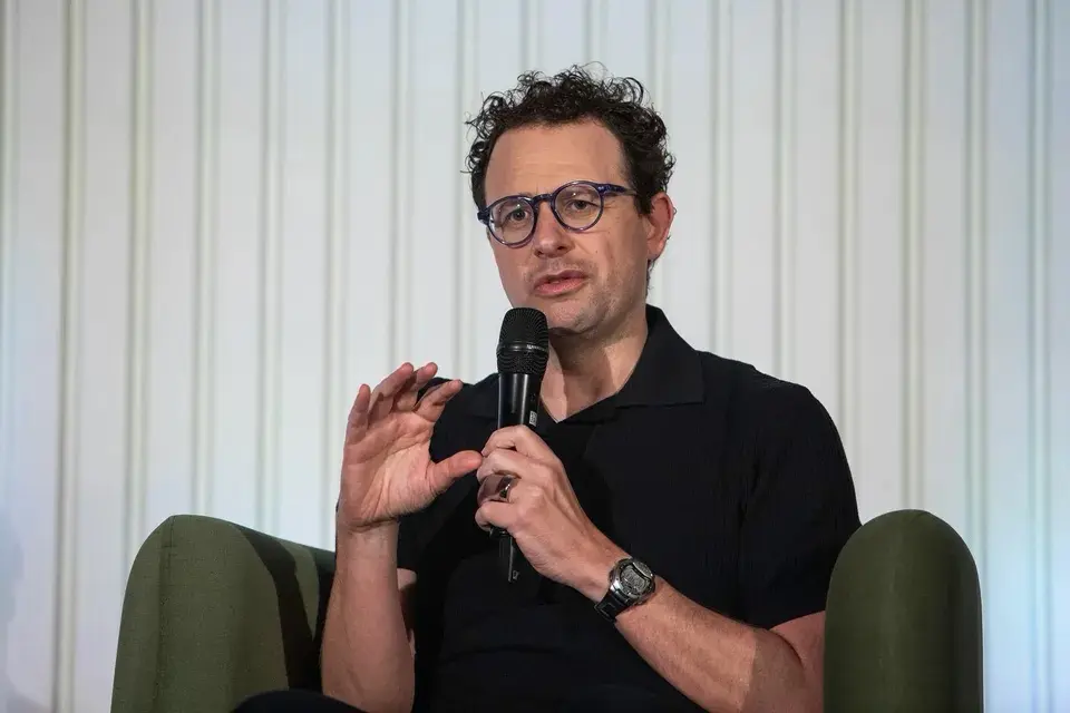 Anthropic расширяет бизнес в Лондоне:
Anthropic готовится к важному расширению в Лондоне, планируя переезд в новый офис, который сможет разместить 800 сотрудников | Сетка — социальная сеть от hh.ru