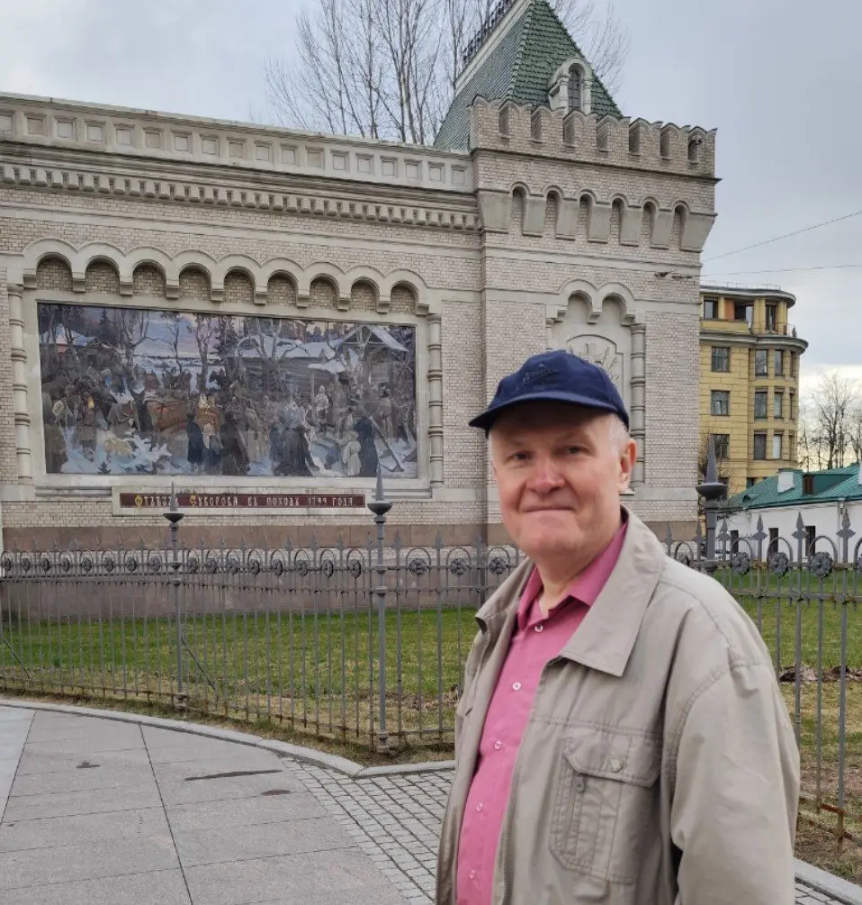 Он ничем не рискует
Он хочет от тебя всё: внимание, тепло, заботу, верность…
Но сам при этом ничем не рискует.
Ничем не делится.
Ничем не жертвует.
Знакомо?
Это потребление | Сетка — социальная сеть от hh.ru
