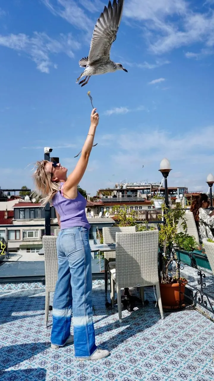 😏Один вопрос, который я всегда задаю кандидатам на руководящие роли (и почему он вскрывает ВСЁ)
За 20 лет рекрутинга, закрывая сотни позиций руководителей — от тимлидов до ТОПов — я перепробовала деся... | Сетка — социальная сеть от hh.ru