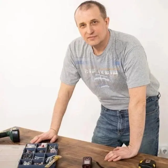 Михаил Опарин