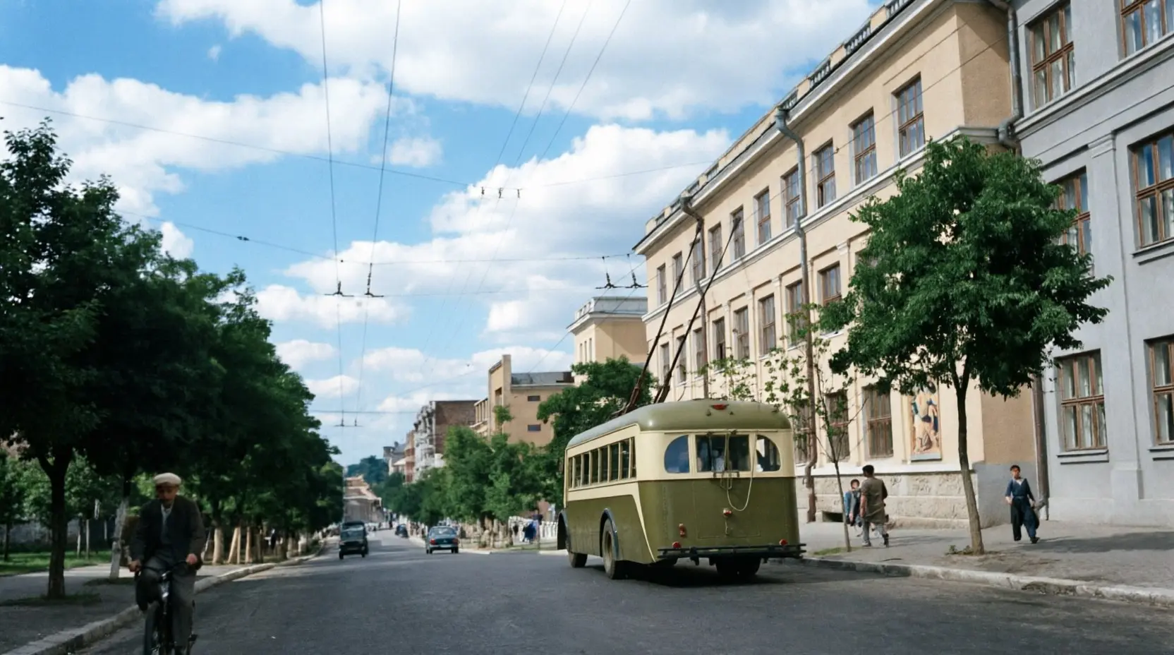 Сталино. Улица Артема. 1946 год | Сетка — социальная сеть от hh.ru