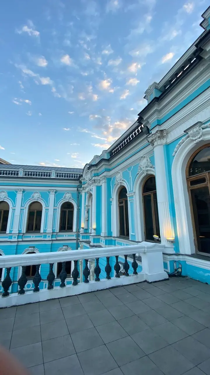 В гости к Мандариновой лисе на HR вино
Тот случай, когда хотелось в пятницу после трудной недели побыть дома | Сетка — социальная сеть от hh.ru