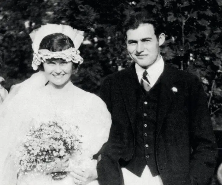 Забавная история
В 1922 году первая жена Эрнеста Хемингуэя, Хедли, поехала к нему в Лозанну, взяв с собой портфель с его рукописями | Сетка — социальная сеть от hh.ru