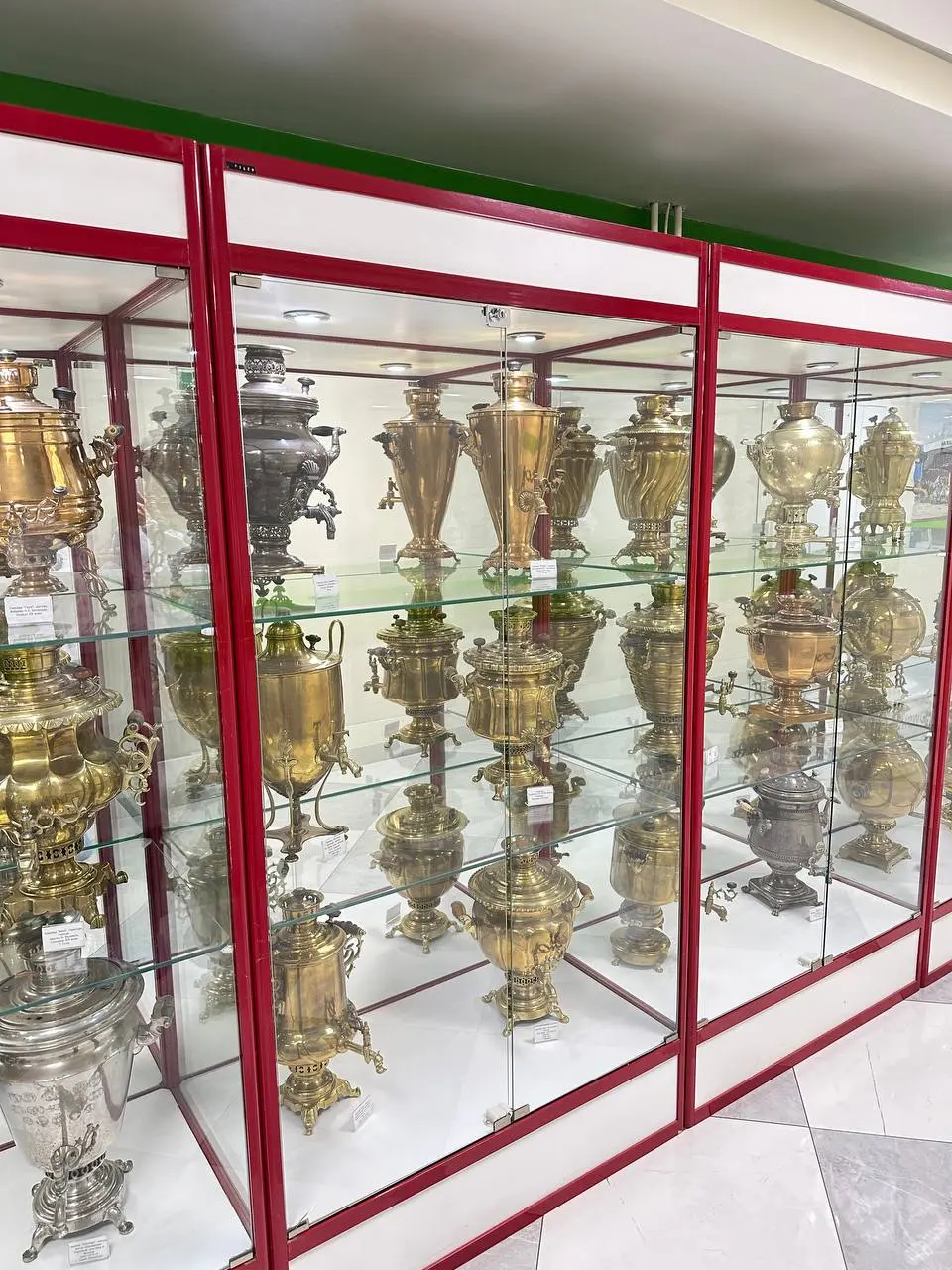 Вчера была на фабрике по производству чая “Майкомплекс” во Фрязино
Очень люблю такие бизнес экскурсии, когда из «цифр в таблице» бизнес вдруг становится живым: с запахами, процессами, людьми, решениям... | Сетка — социальная сеть от hh.ru