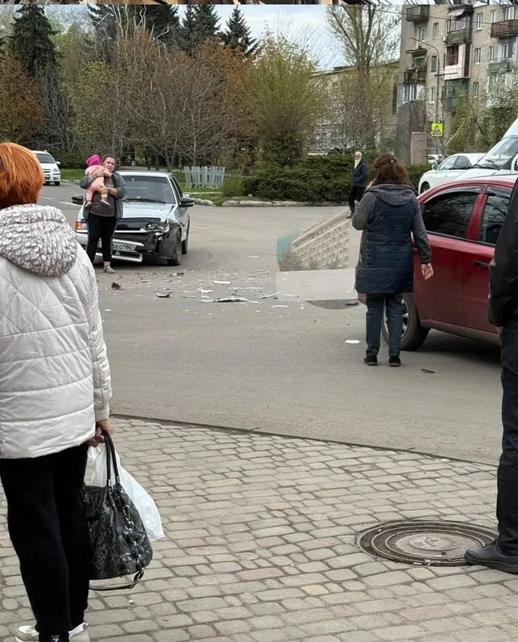 Ещё фото с места ДТП на Пушке в Макеевке | Сетка — социальная сеть от hh.ru