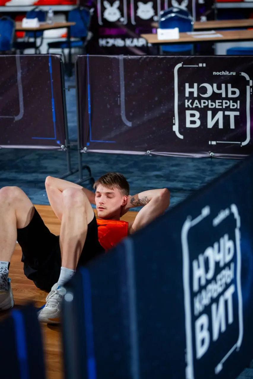 17 апреля прошла 14-я «Ночь карьеры в ИТ» во Дворце единоборств. Сама площадка намекнула на главную тему — спорт!
Что команда Directum сделала в этом году:
– организовали стенд с активностями | Сетка — социальная сеть от hh.ru