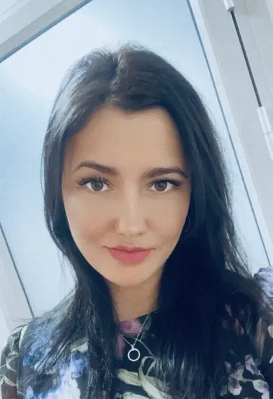 Юлия Охотникова