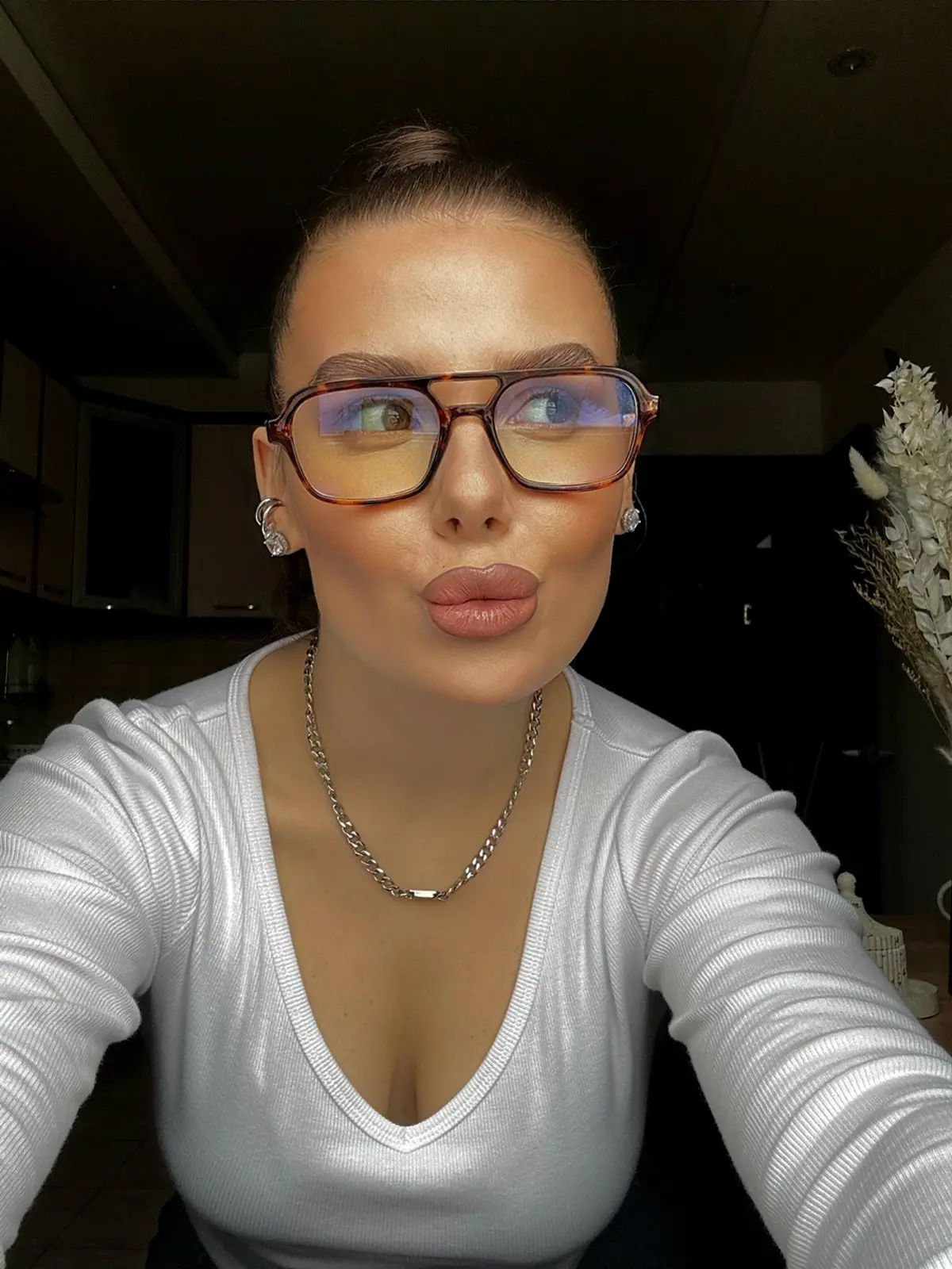 Когда выложила первый пост в сетку, а он сразу залетел в топы и на нем почти 350 просмотров!
Спасибо всем за вовлеченность!!
P.S Из забавно - грустного: вакансия так и не нашлась 😂 | Сетка — социальная сеть от hh.ru