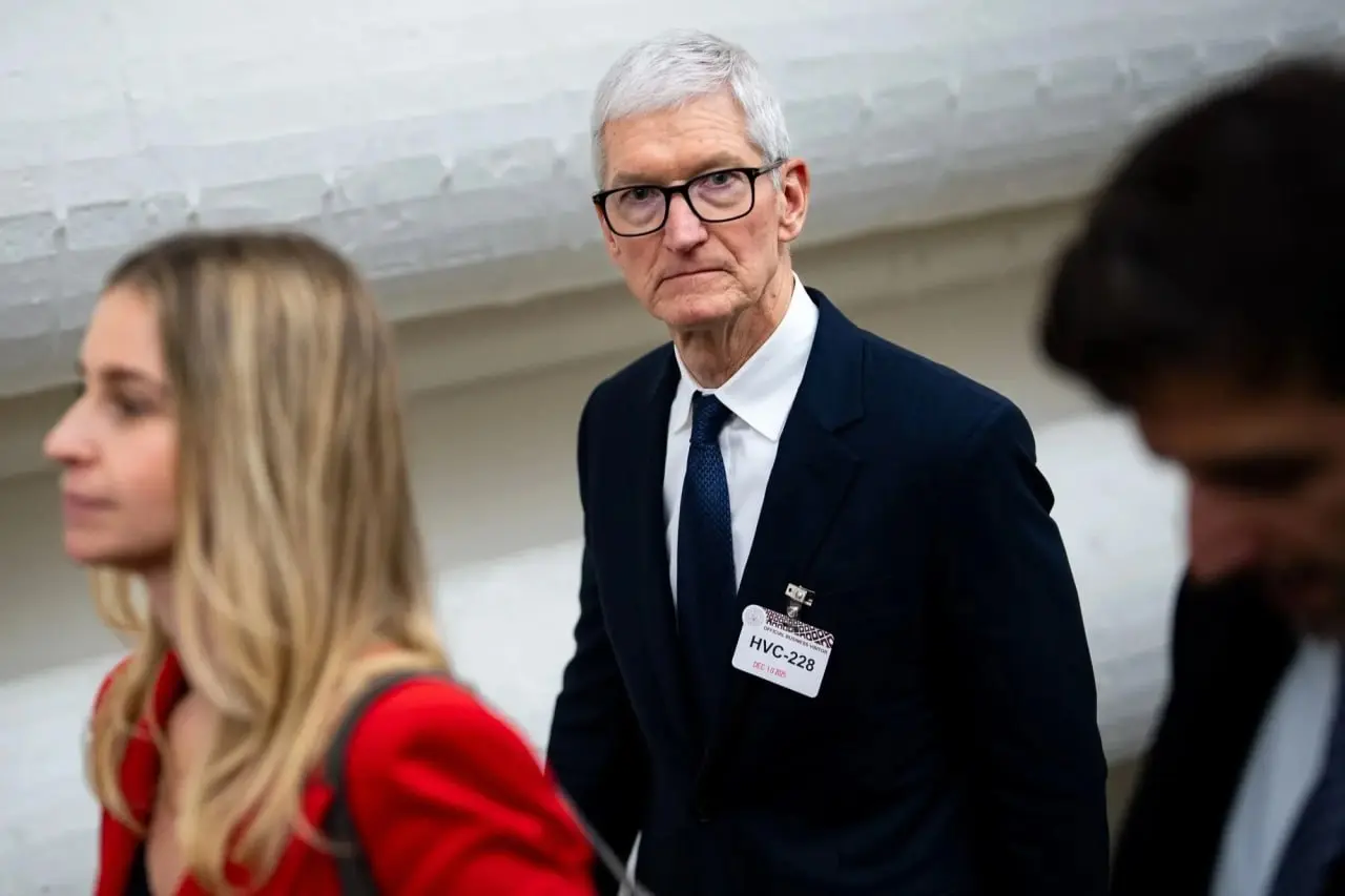Тим Кук покидает пост генерального директора Apple, сообщает Bloomberg. Его преемником станет Джон Тернус, старший вице-президент компании по аппаратной разработке | Сетка — социальная сеть от hh.ru