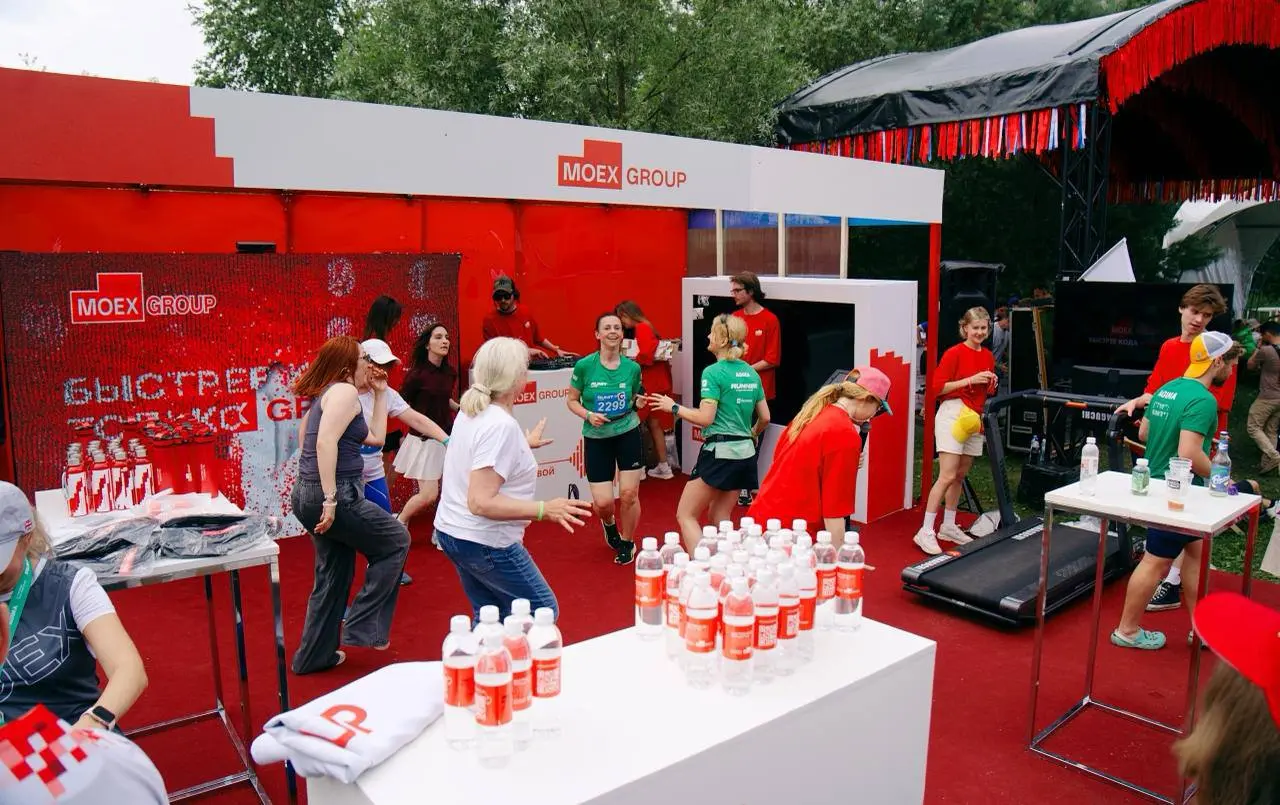 ИТ выходит на старт: встречаемся на RUNIT 5 июля: https://runit.digital/
5 июля в Мещерском парке пройдет RUNIT — наш большой летний фестиваль для ИТ- и диджитал-сообщества.
Это не только про бег | Сетка — социальная сеть от hh.ru
