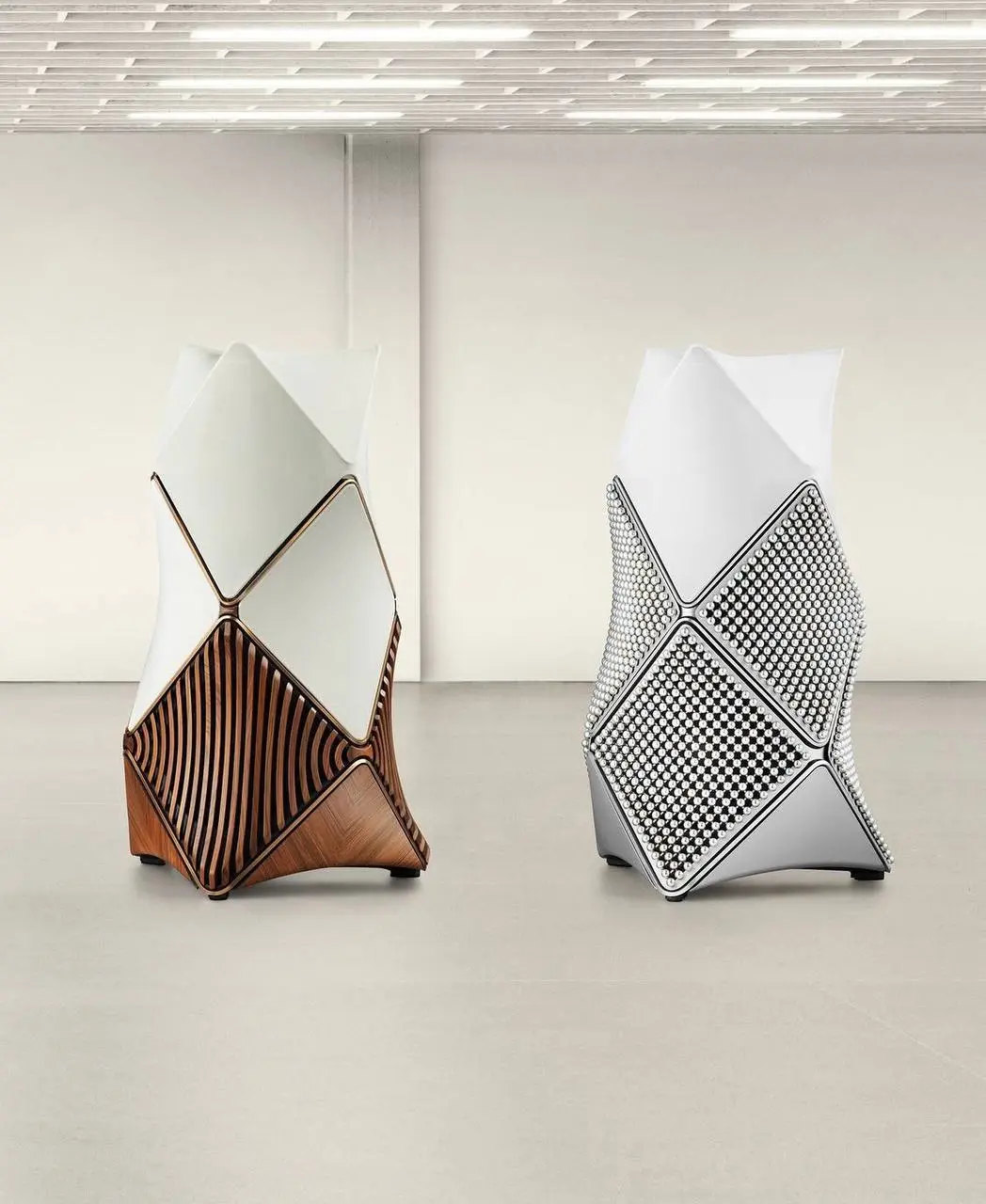 Bang&Olufsen празднует 100-летний юбилей вот такой шикарной премиальной серией колонной Atelier 😶
Розовое дерево, алюминий, звук фай-класса и футуристичный дизайн
Цену даже не пишу, чтобы никого не см... | Сетка — социальная сеть от hh.ru