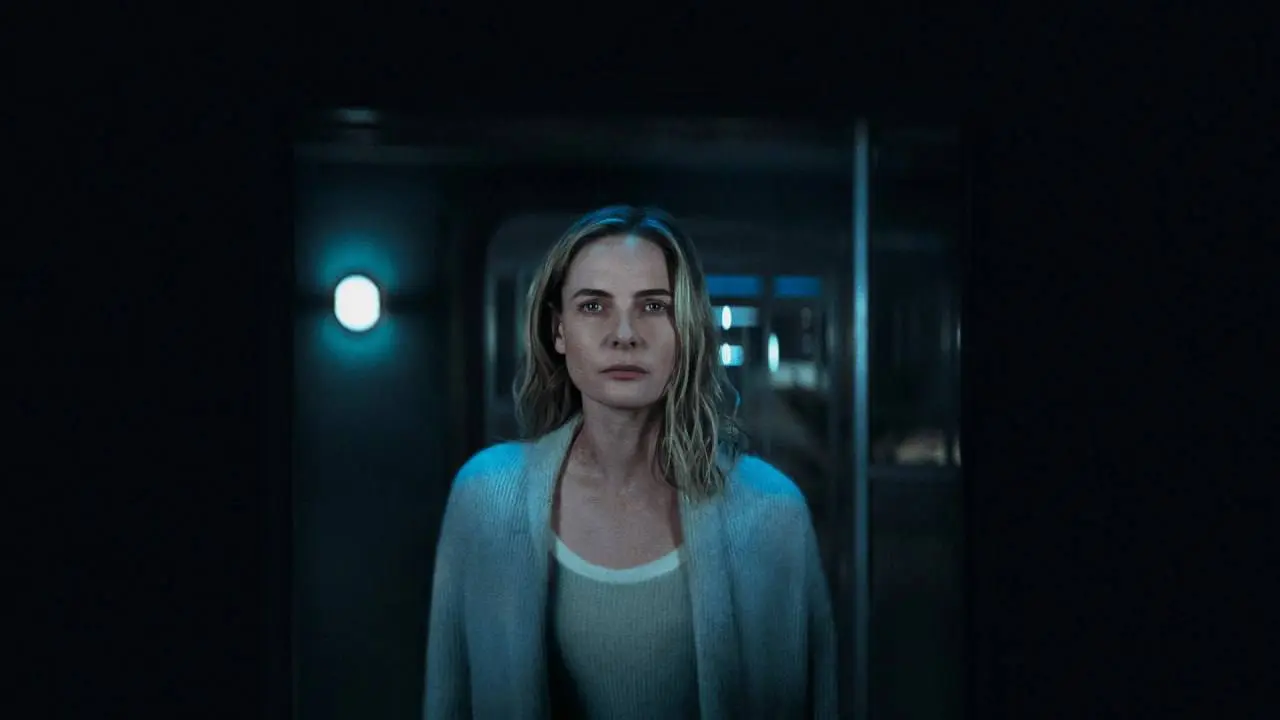 Третий сезон сериала «Укрытие» (Silo) стартует 3 июля 2026 года на Apple TV+. Он будет состоять из 10 эпизодов, которые будут выходить еженедельно с 3 июля по 4 сентября | Сетка — социальная сеть от hh.ru