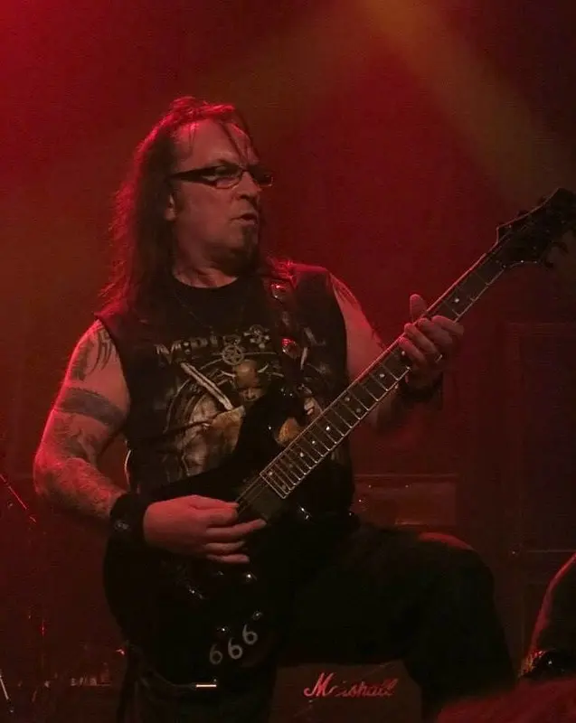 22 апреля 1961 года родился Джеффри Данн, известный как Мантас 🎸♉
Гитарист, композитор и один из основателей легендарной группы Venom (1979) | Сетка — социальная сеть от hh.ru