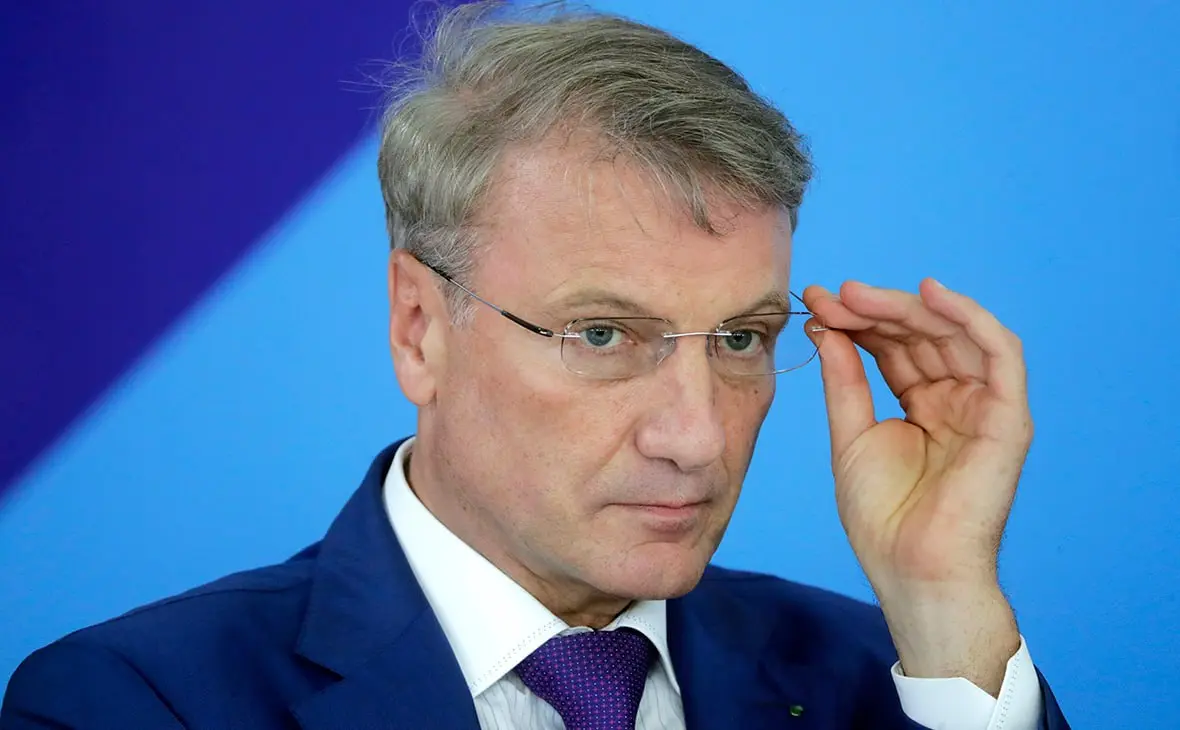 Сбер сокращает штат на 20% за счёт внедрения ИИ
Сбер в 2025 году провел масштабную оптимизацию, сократив пятую часть сотрудников | Сетка — социальная сеть от hh.ru