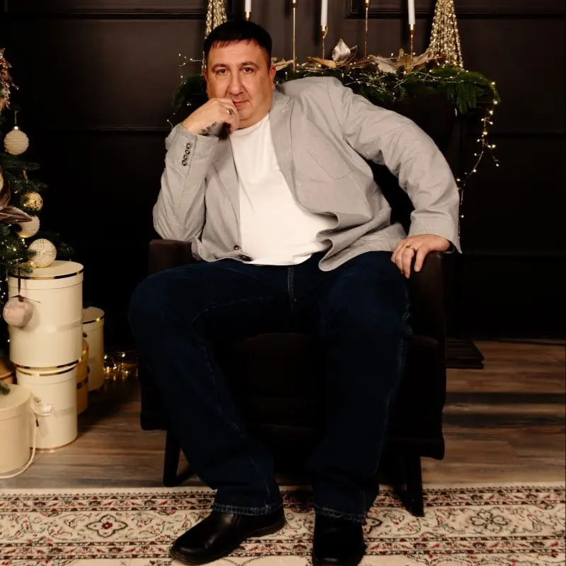 Василий Зверев