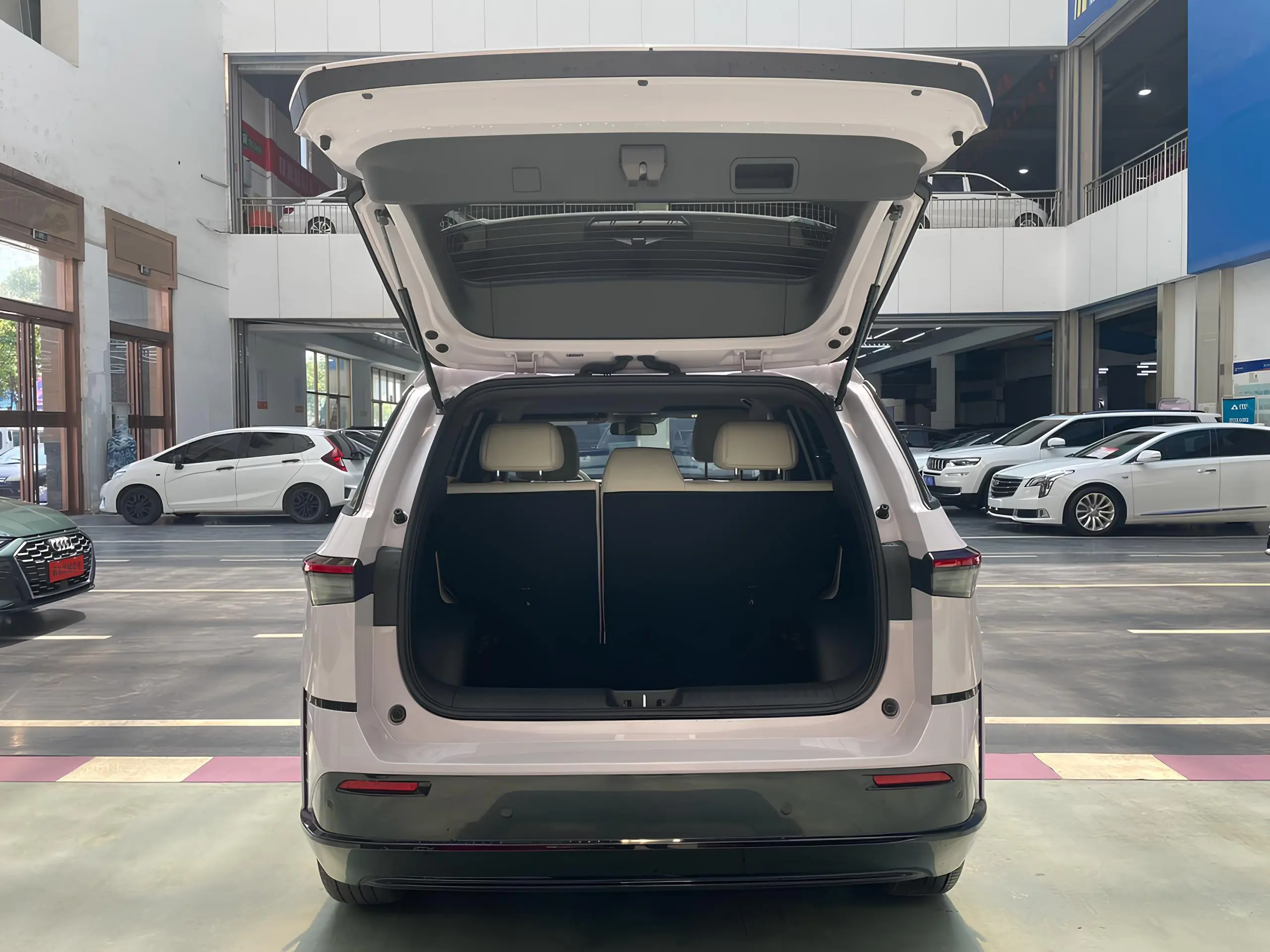 🚘Toyota bZ3X 520 Pro
Когда рынок меняется, а ты уже в будущем🚘
2025 год / 11526 км
Электро, 204 л.с | Сетка — социальная сеть от hh.ru