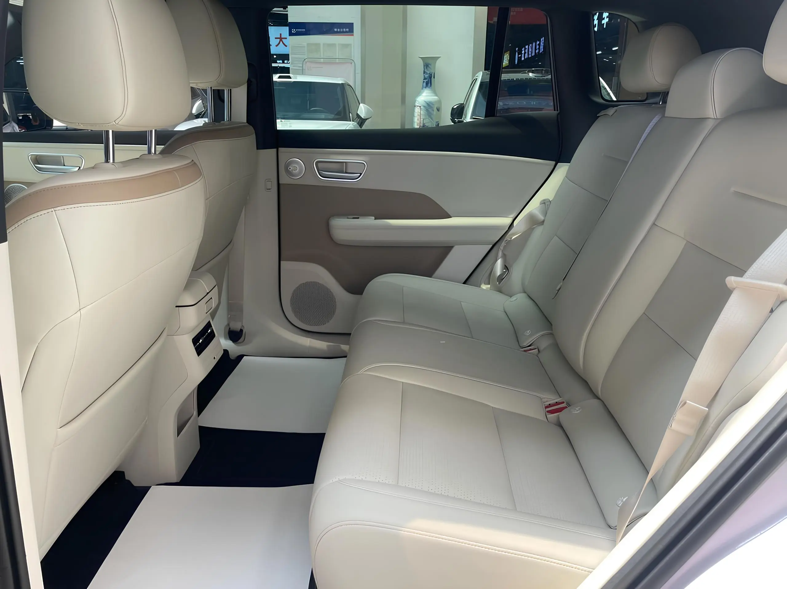 🚘Toyota bZ3X 520 Pro
Когда рынок меняется, а ты уже в будущем🚘
2025 год / 11526 км
Электро, 204 л.с | Сетка — социальная сеть от hh.ru