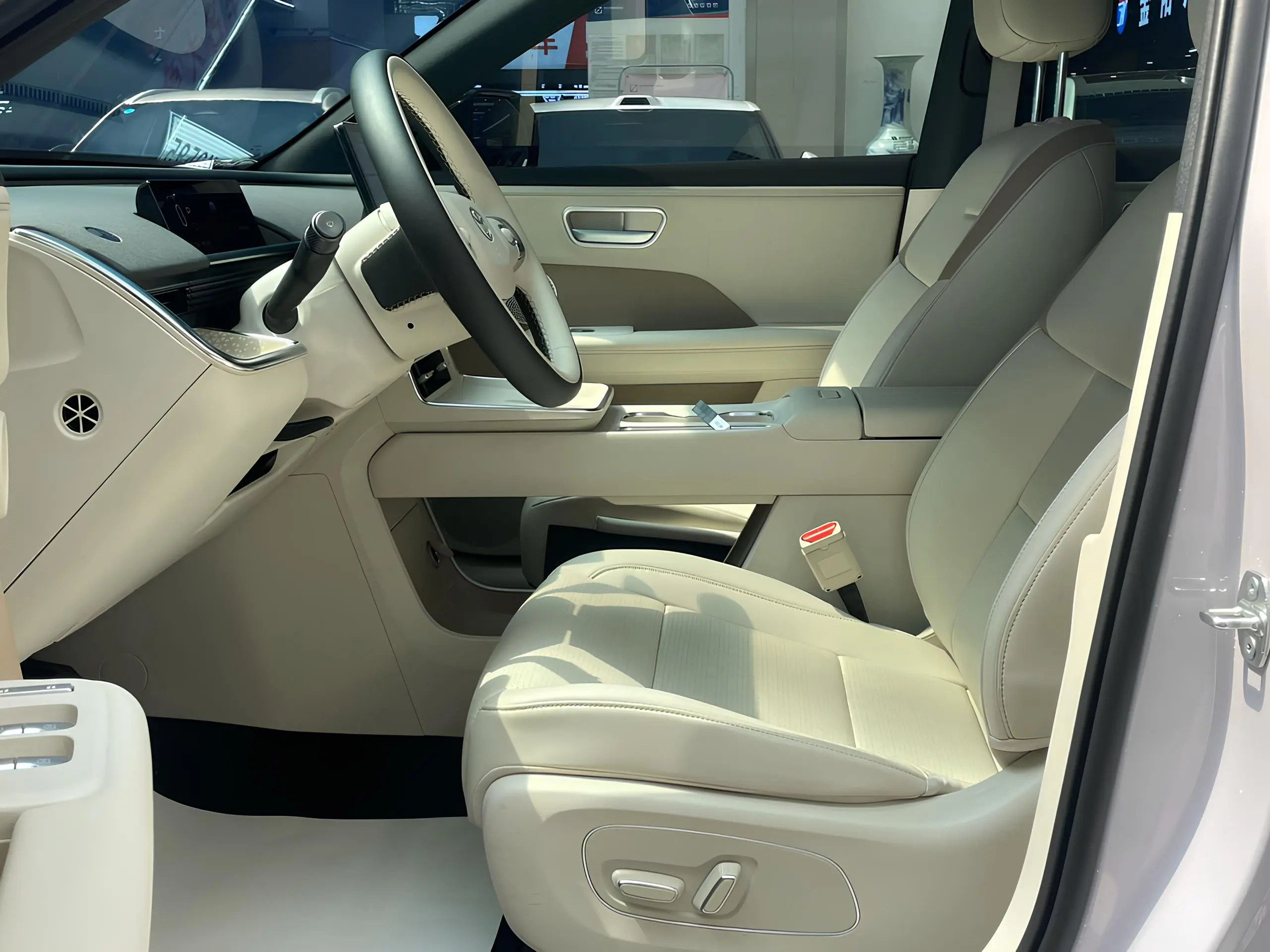 🚘Toyota bZ3X 520 Pro
Когда рынок меняется, а ты уже в будущем🚘
2025 год / 11526 км
Электро, 204 л.с | Сетка — социальная сеть от hh.ru