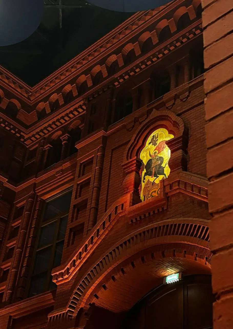 🎭 Где потренировать английский в Москве: unexpected twist!
Вывески на английском убирают, иностранцев все меньше, и где использовать английский в таких условиях?!
А вот где! 👇
На прошлых выходных была... | Сетка — социальная сеть от hh.ru