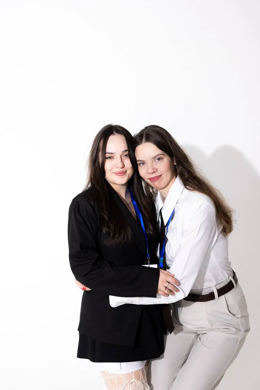Фоточки от фотографа с выпускного приехали 💕 | Сетка — социальная сеть от hh.ru