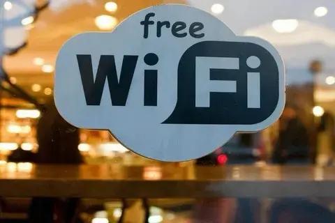 Что с Wi-fi
1. Wi-Fi как инфраструктура:
   – Рассматривайте Wi-Fi не как опцию, а как необходимый элемент вашего заведения, так же как чистота и комфорт. Это должно стать частью вашей бизнес-модели | Сетка — социальная сеть от hh.ru