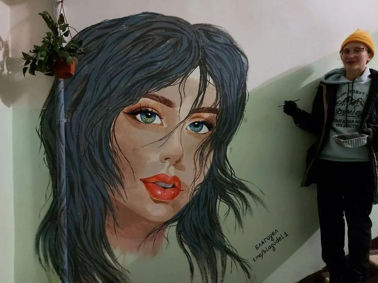 🎨Художница закрашивает пейзажами надписи вандалов на улицах Пятигорска
Юлия Иванова придумала, как можно украсить обшарпанные, некрасивые и расписанные хулиганами стены | Сетка — социальная сеть от hh.ru