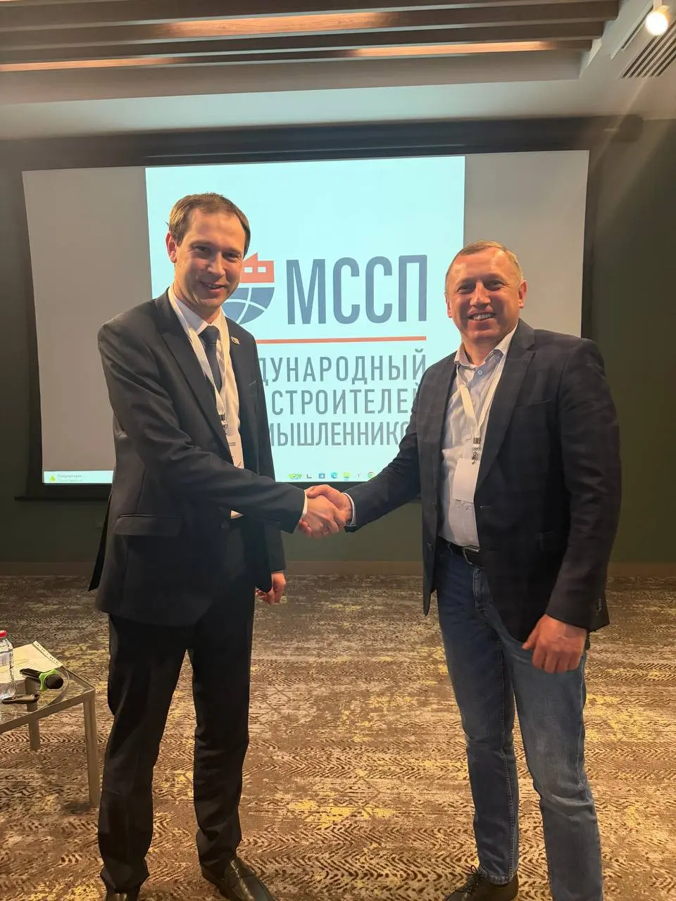 Приняли участие в первой в 2026 году закрытой встрече компаний МССП 🤝
Формат принципиально отличается от классических бизнес-мероприятий: участие принимают исключительно собственники, топ-менеджеры и ... | Сетка — социальная сеть от hh.ru