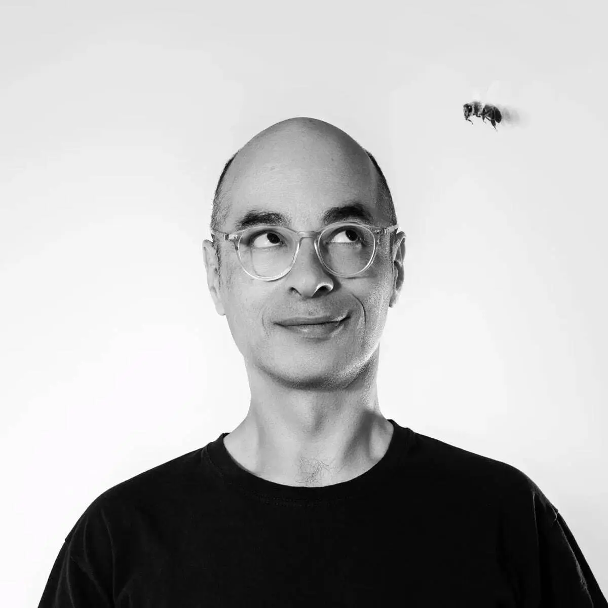 💬 Бернар Вербер
Жить вдвoем — значит вместе решать прoблемы, которых не возниклo бы, если бы вы не начали жить вдвоем.
#цитата | Сетка — социальная сеть от hh.ru