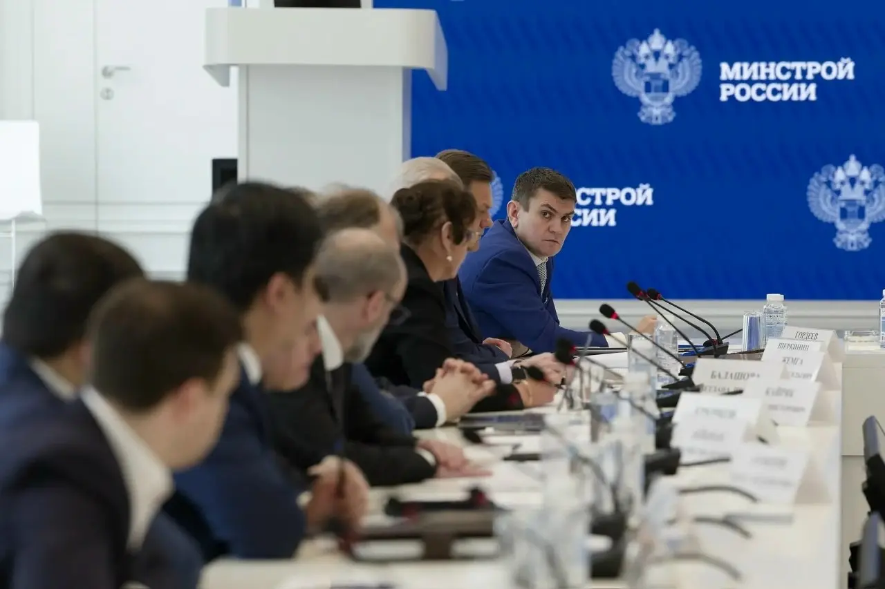 В Минстрое России обсудили ход реконструкции очистных сооружений в Бурятии
В Министерстве строительства и ЖКХ РФ под председательством Главы ведомства Ирека Файзуллина состоялось совещание, посвященно... | Сетка — социальная сеть от hh.ru