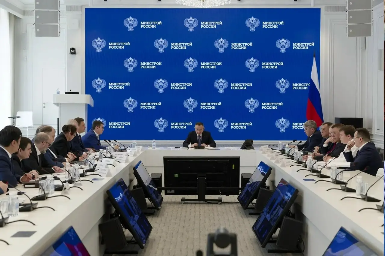 В Минстрое России обсудили ход реконструкции очистных сооружений в Бурятии
В Министерстве строительства и ЖКХ РФ под председательством Главы ведомства Ирека Файзуллина состоялось совещание, посвященно... | Сетка — социальная сеть от hh.ru