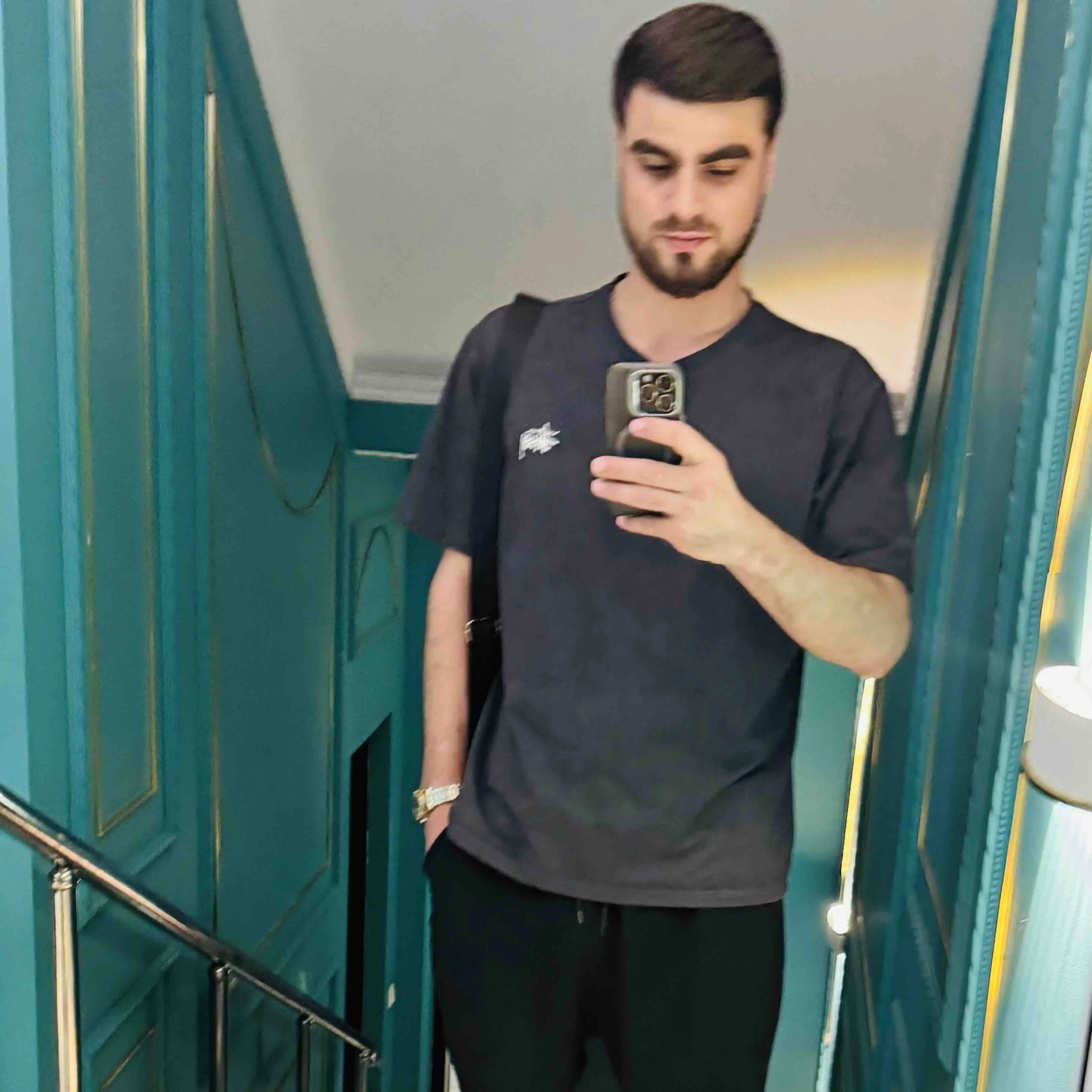 Аслан Шарипов