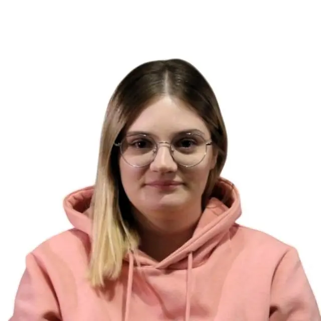 Всем привет!
🙋‍♀️ Я Евгения – контент-менеджер и копирайтер с опытом 6+ лет | Сетка — социальная сеть от hh.ru